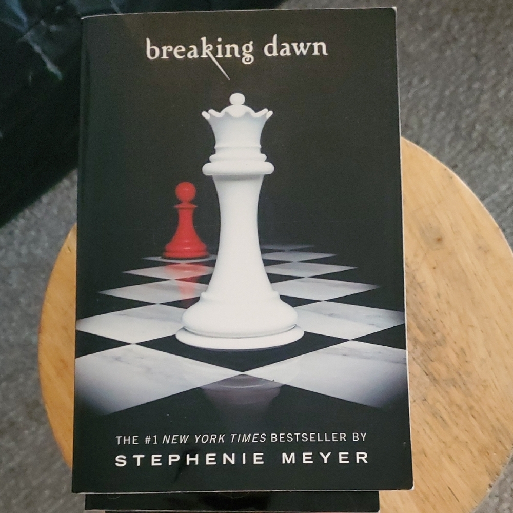 Breaking Dawn Book by Stephenie Meyer